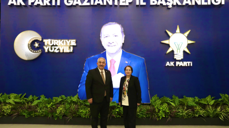 Misafirperverliğiniz, nezaketiniz ve hoş sohbetiniz için müteşekkirim kıymetli Başkanım.
